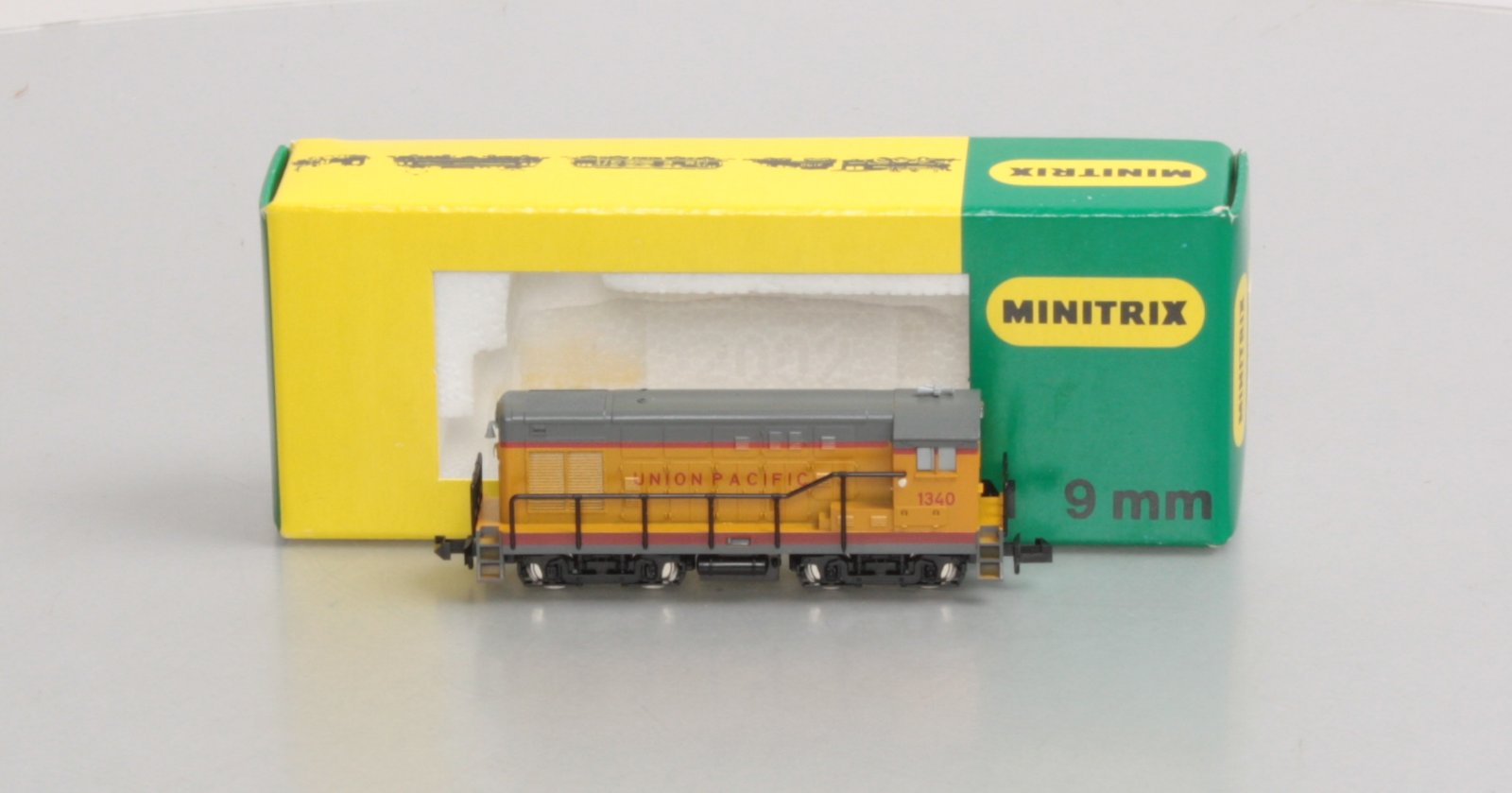 Minitrix 2004 N Scale Union Pacific Switcher Engine EX/Box