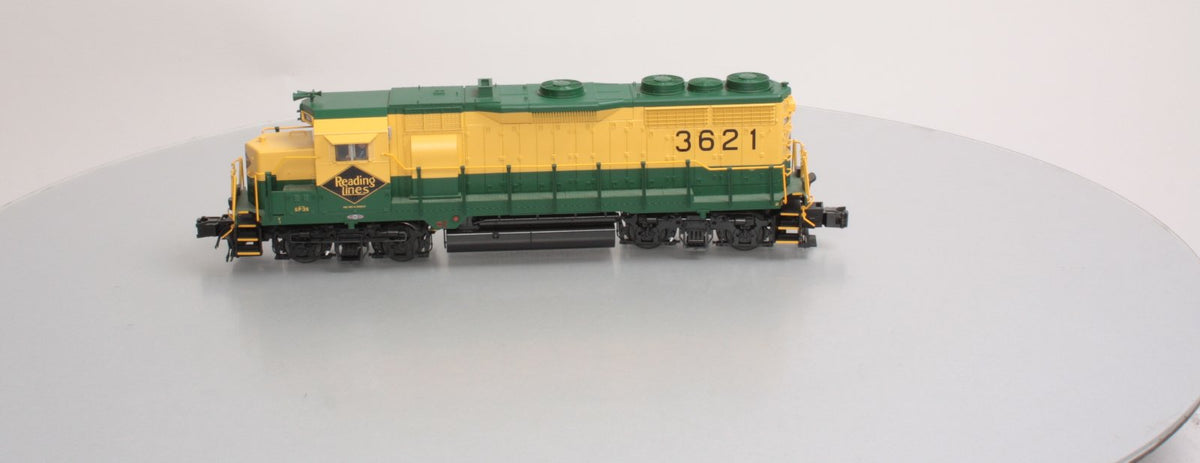 Atlas 1161-1 O Reading GP-35 Unpowered Low Nose Diesel Locomotive #3621 - 3-Rail LN/Box