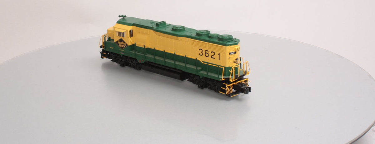 Atlas 1161-1 O Reading GP-35 Unpowered Low Nose Diesel Locomotive #3621 - 3-Rail LN/Box
