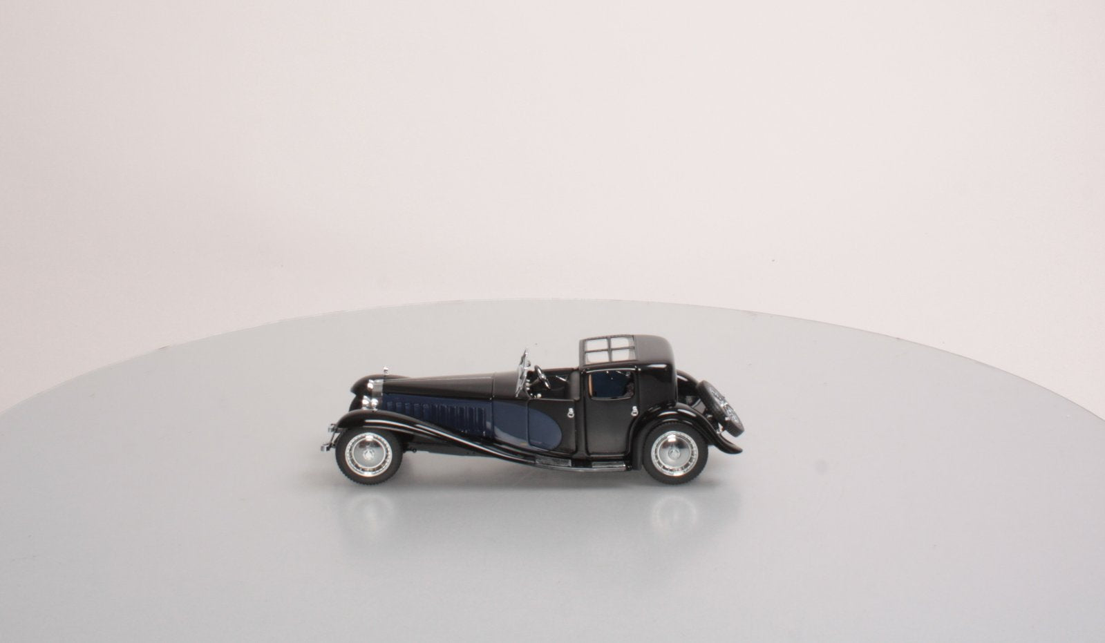 Franklin Mint B11RB69 1:24 Scale 1930 Bugatti Royale Coupe Napoleon NEW