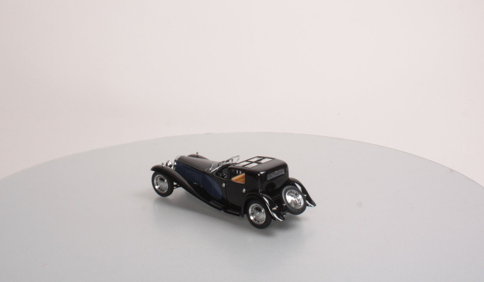 Franklin Mint B11RB69 1:24 Scale 1930 Bugatti Royale Coupe Napoleon NEW
