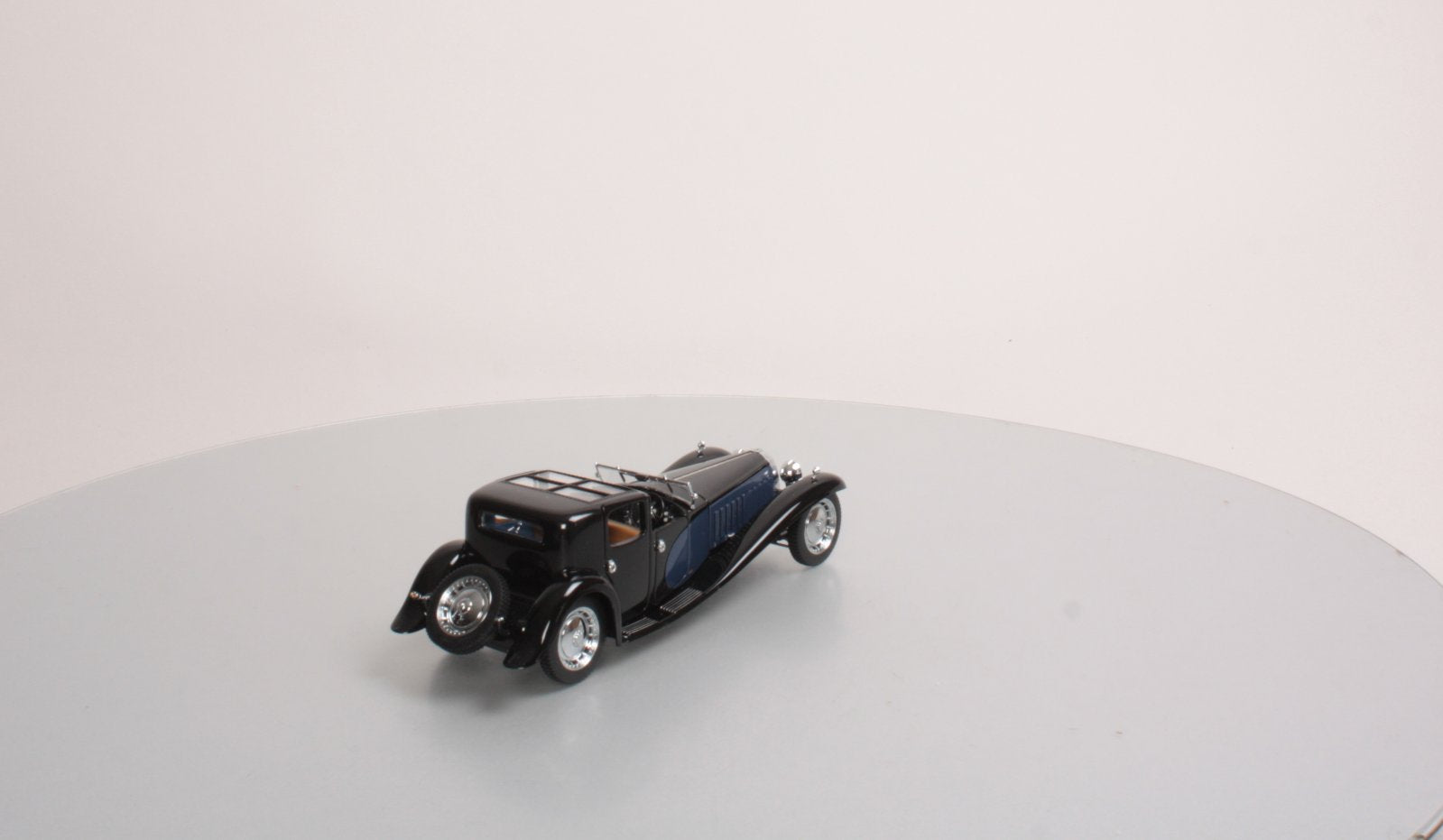 Franklin Mint B11RB69 1:24 Scale 1930 Bugatti Royale Coupe Napoleon NEW