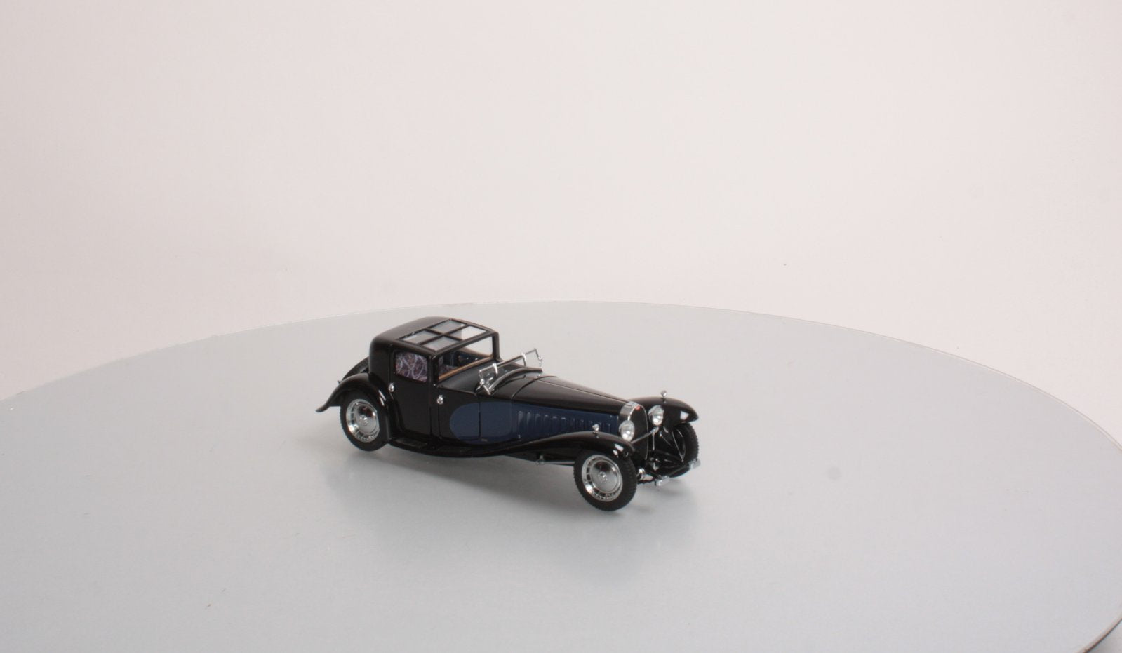 Franklin Mint B11RB69 1:24 Scale 1930 Bugatti Royale Coupe Napoleon NEW