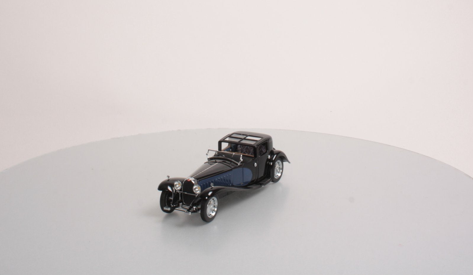 Franklin Mint B11RB69 1:24 Scale 1930 Bugatti Royale Coupe Napoleon NEW
