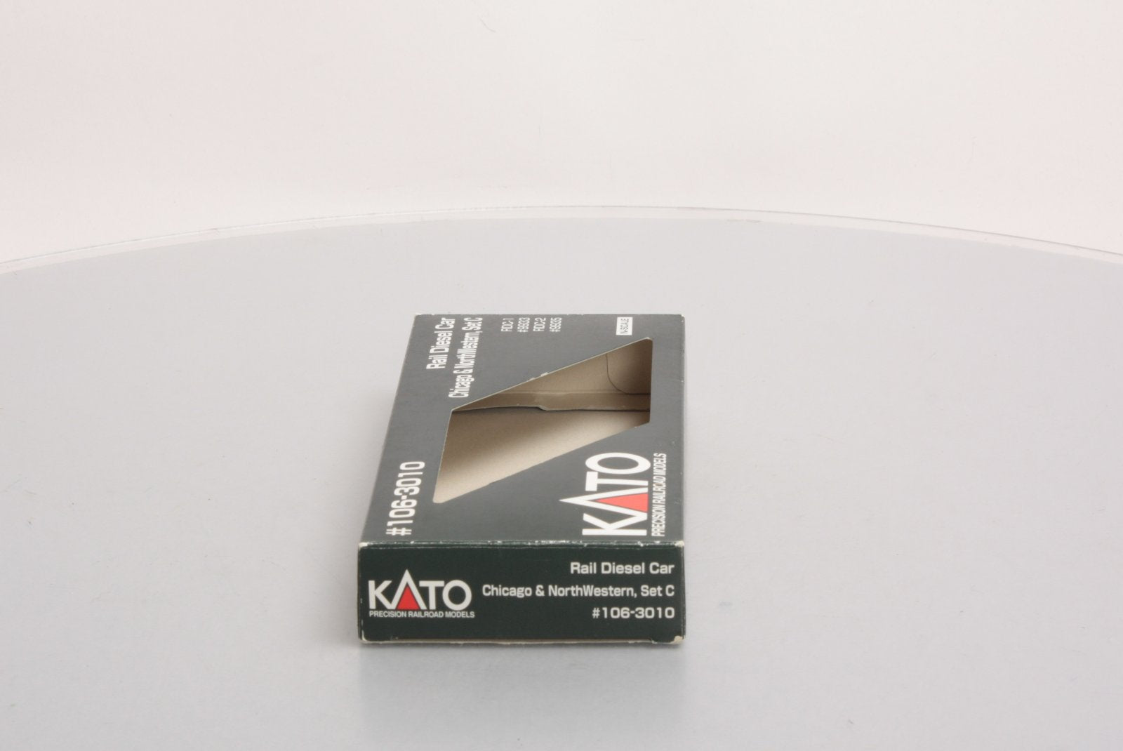 Kato 106-3010 N Scale C&NW Budd RDC-1 #9933 & RDC2 #9935 Set