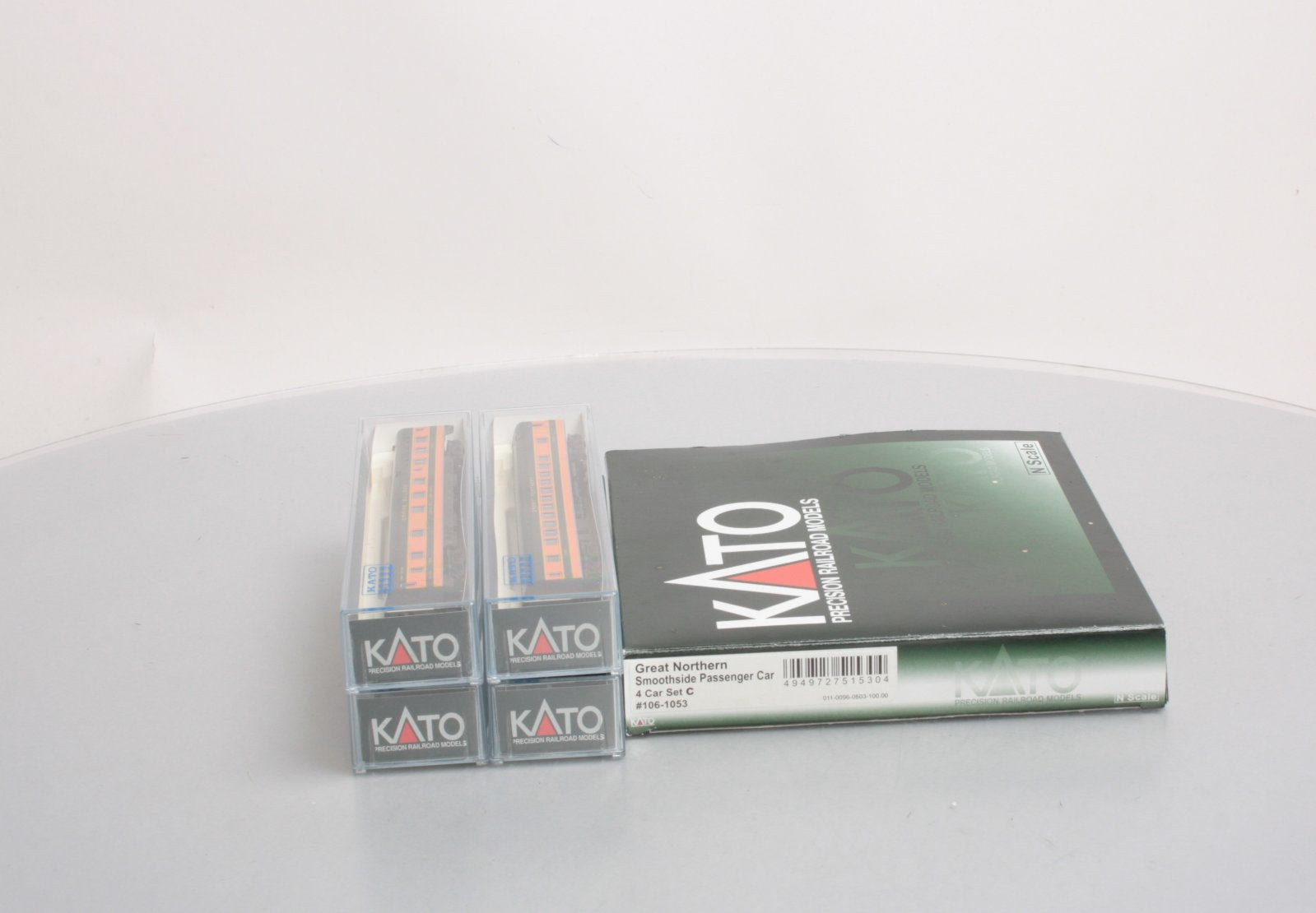 Kato 106-1053 N Scale Great Northern Smoothside Passenger 4