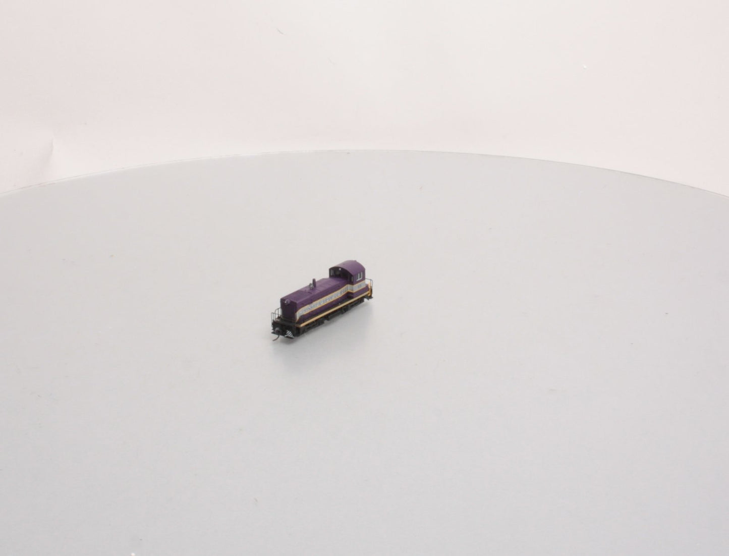 Life Like 7100 N Scale Atlantic Coast Line SW8 Powered Diesel Locomotive #59 LN/Box