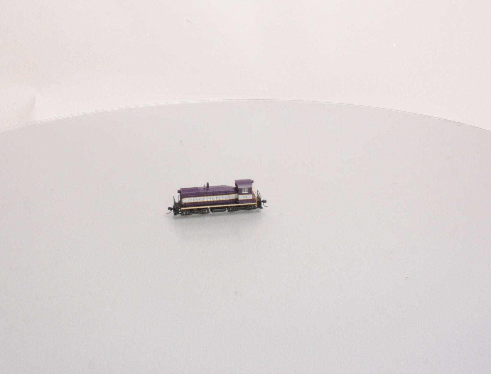 Life Like 7100 N Scale Atlantic Coast Line SW8 Powered Diesel Locomotive #59 LN/Box