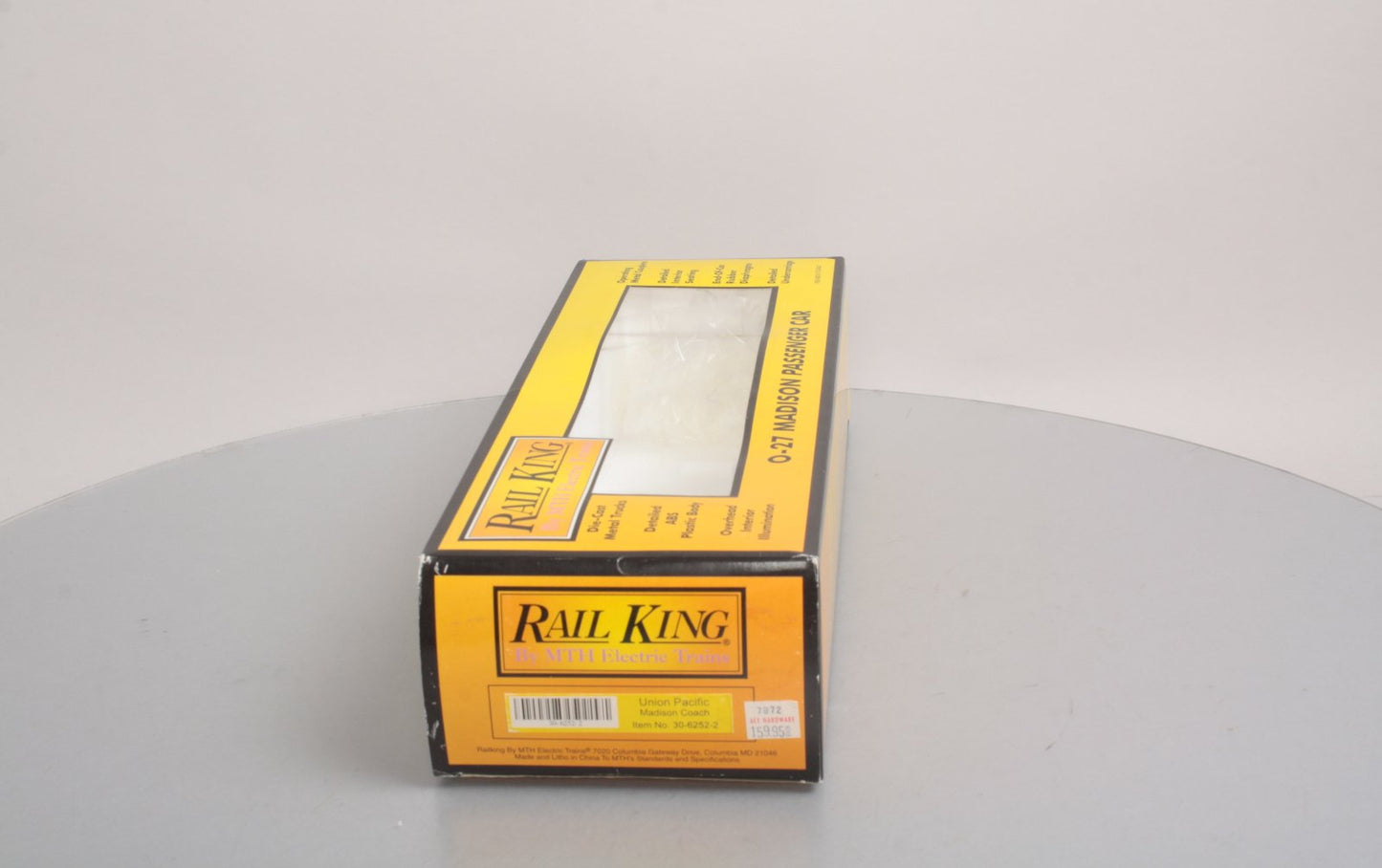 MTH 30-6252-2 O Gauge Railking Union Pacific Madison Coach #405 EX/Box