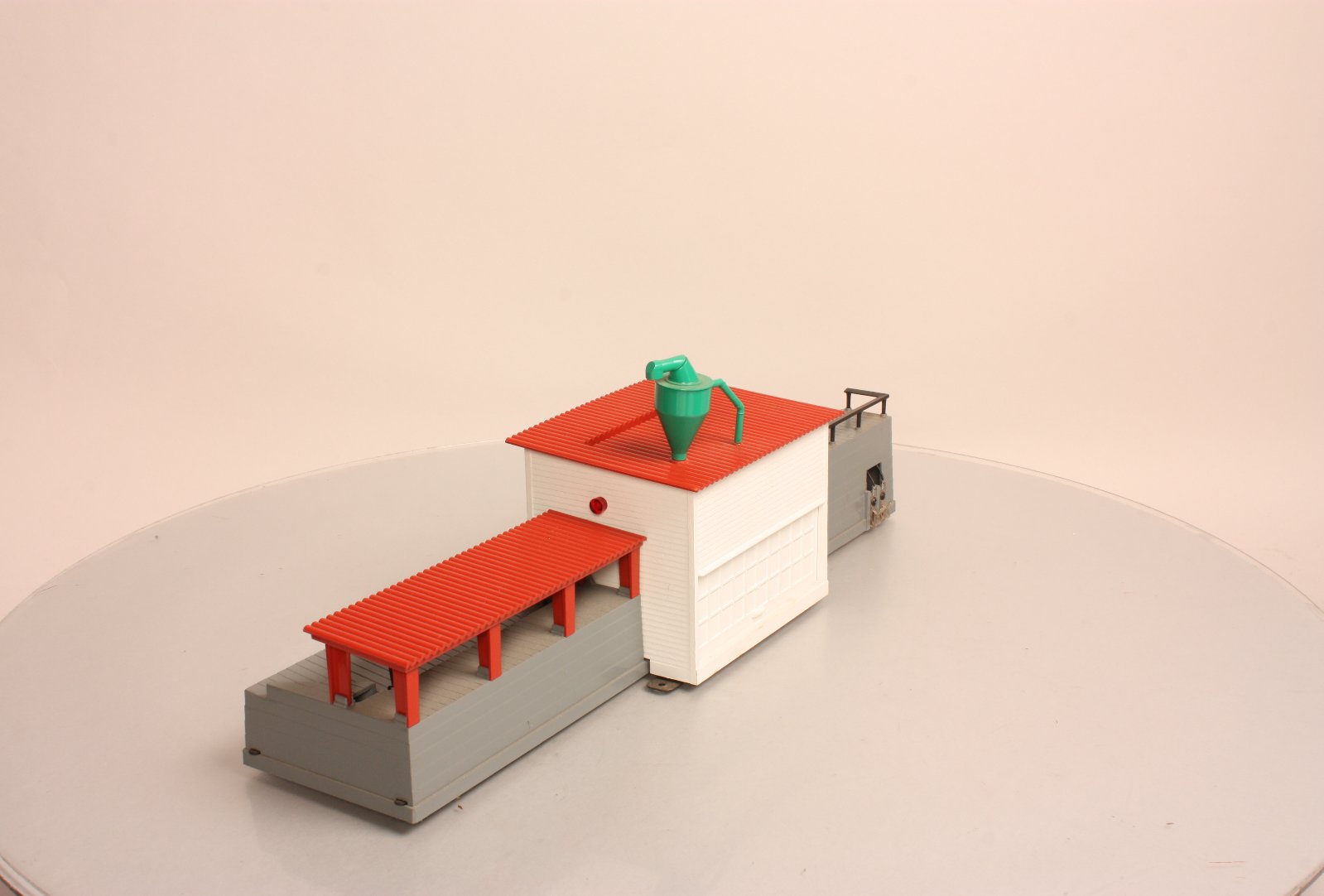 Lionel 6-37919 O Scale Operating Sawmill Accessory EX/Box