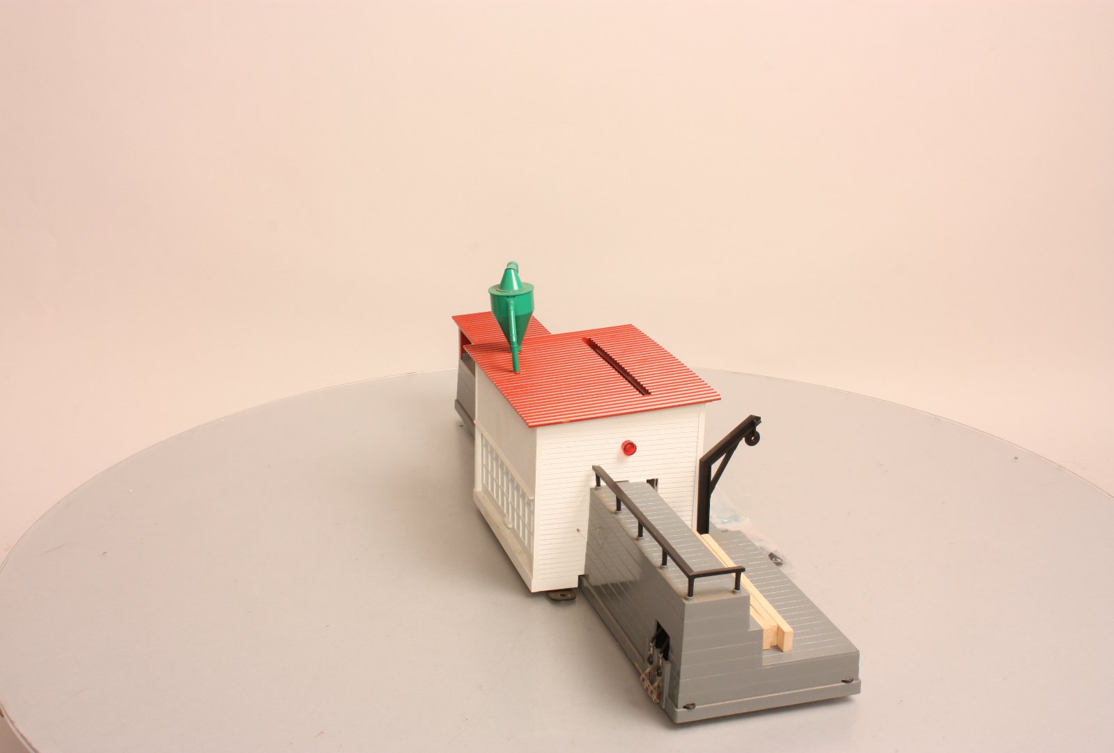 Lionel 6-37919 O Scale Operating Sawmill Accessory EX/Box