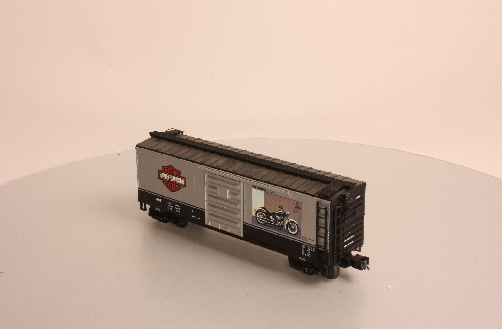 MTH 20-90228A O Gauge Harley Davidson (2005 Softail Deluxe 40' Box Car) LN/Box