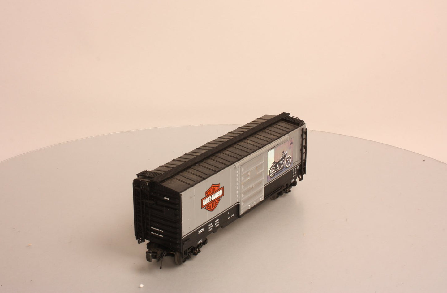 MTH 20-90228A O Gauge Harley Davidson (2005 Softail Deluxe 40' Box Car) LN/Box