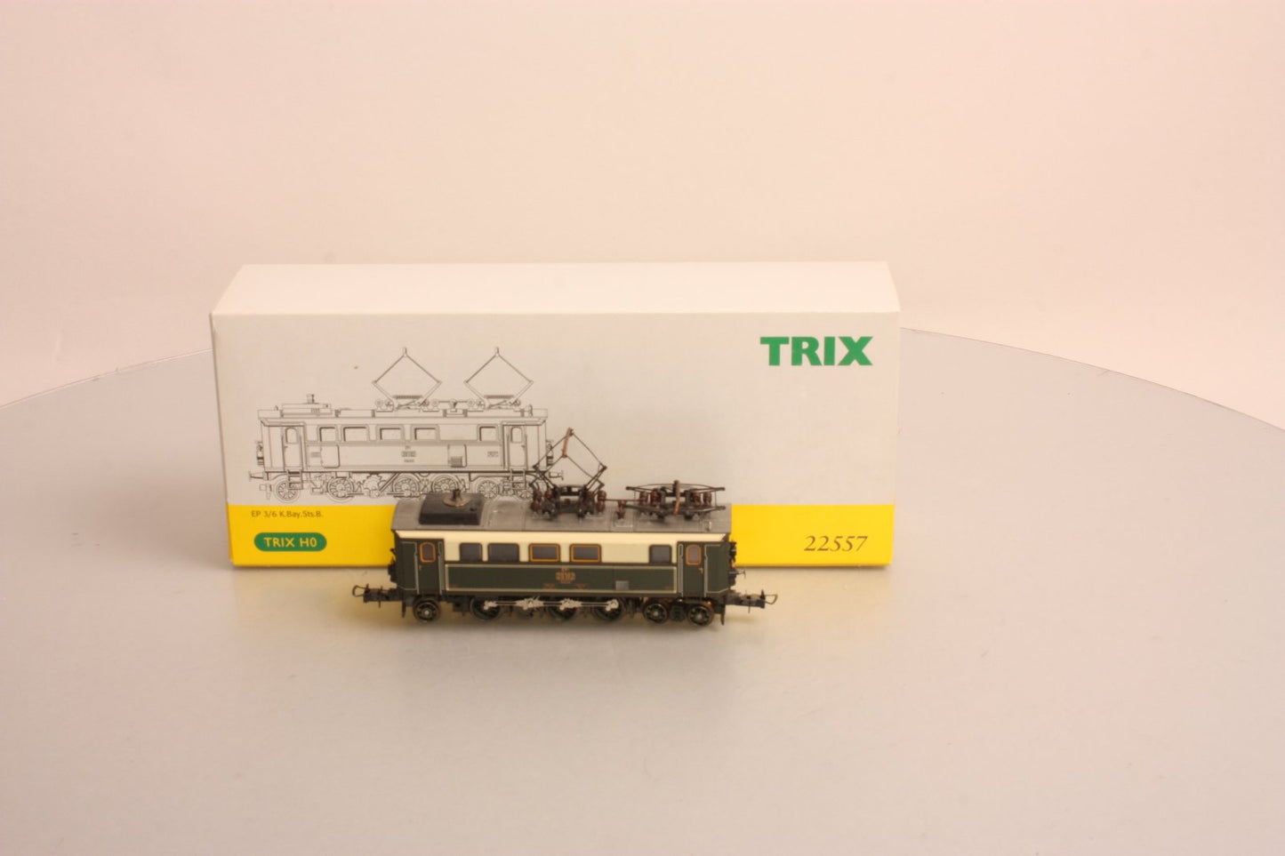 Trix 22557 HO Scale HO Scale Electric Locomotive #20102 LN/Box