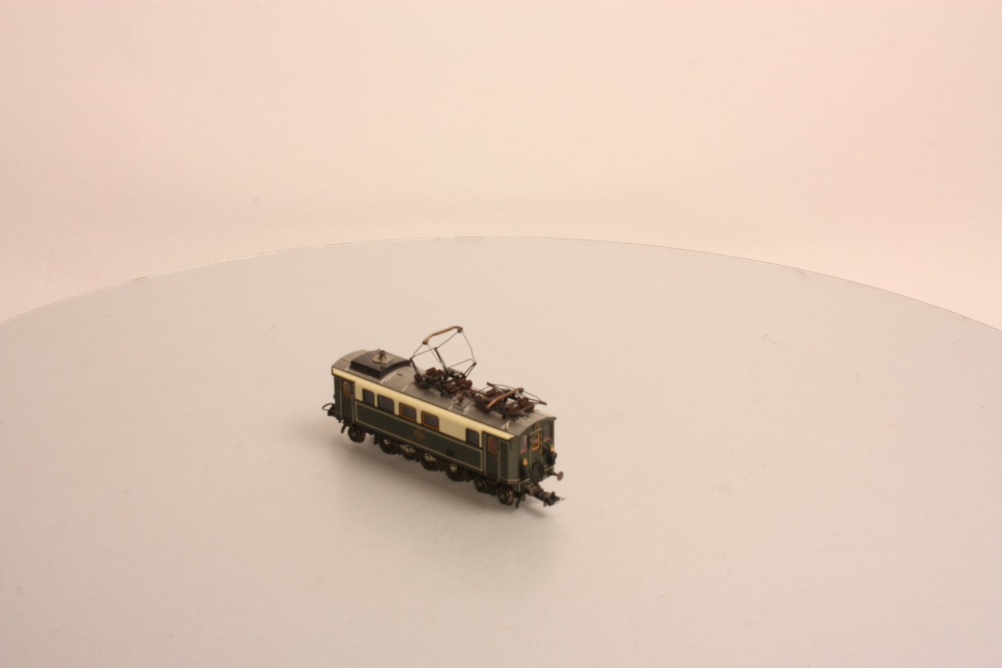 Trix 22557 HO Scale HO Scale Electric Locomotive #20102 LN/Box