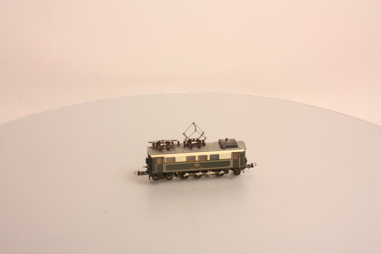 Trix 22557 HO Scale HO Scale Electric Locomotive #20102 LN/Box
