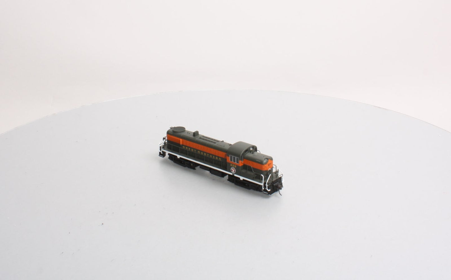 Atlas 42056 HO Great Northern RS-3 #229 Diesel Locomotive Standard DC #229