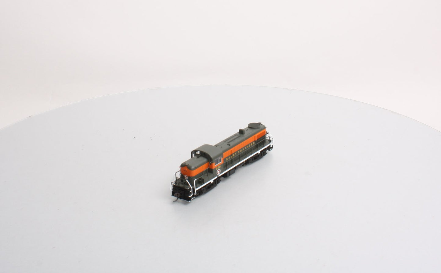 Atlas 42056 HO Great Northern RS-3 #229 Diesel Locomotive Standard DC #229