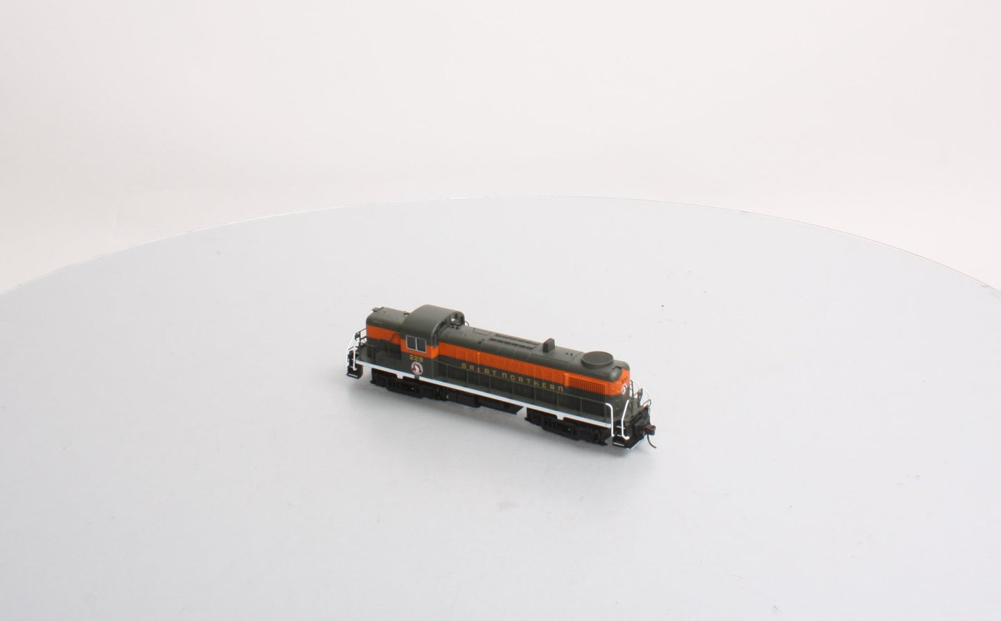 Atlas 42056 HO Great Northern RS-3 #229 Diesel Locomotive Standard DC #229