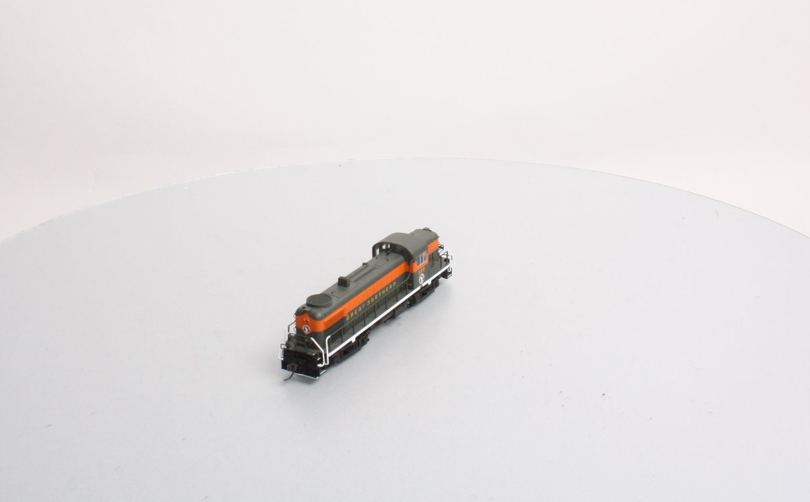 Atlas 42056 HO Great Northern RS-3 #229 Diesel Locomotive Standard DC #229