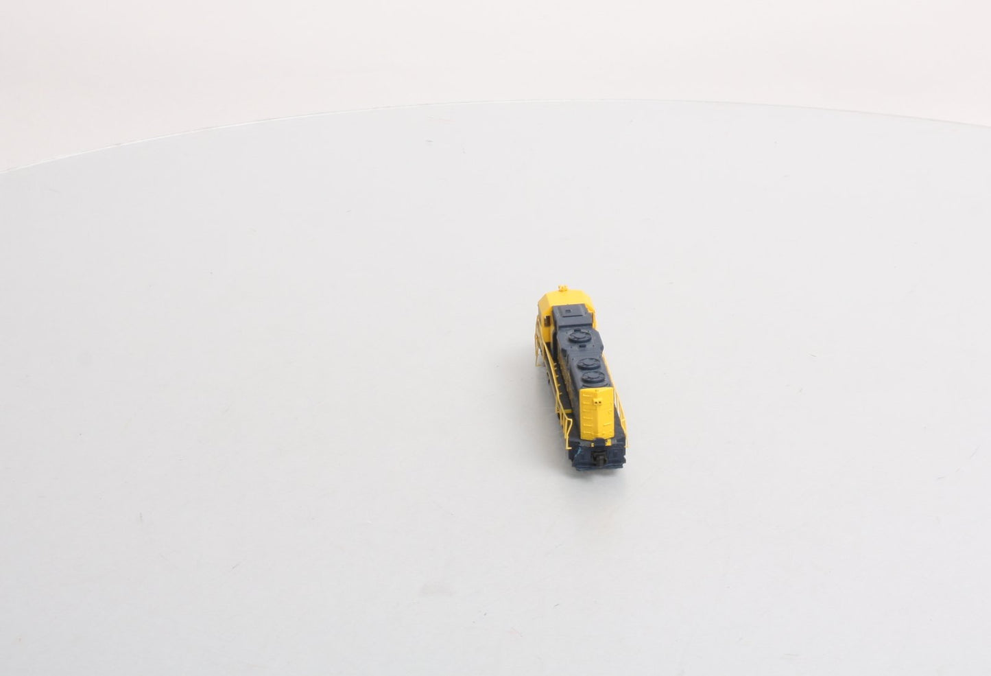 Atlas 49805 N Scale Santa Fe GP-38 Powered Diesel Locomotive LN/Box