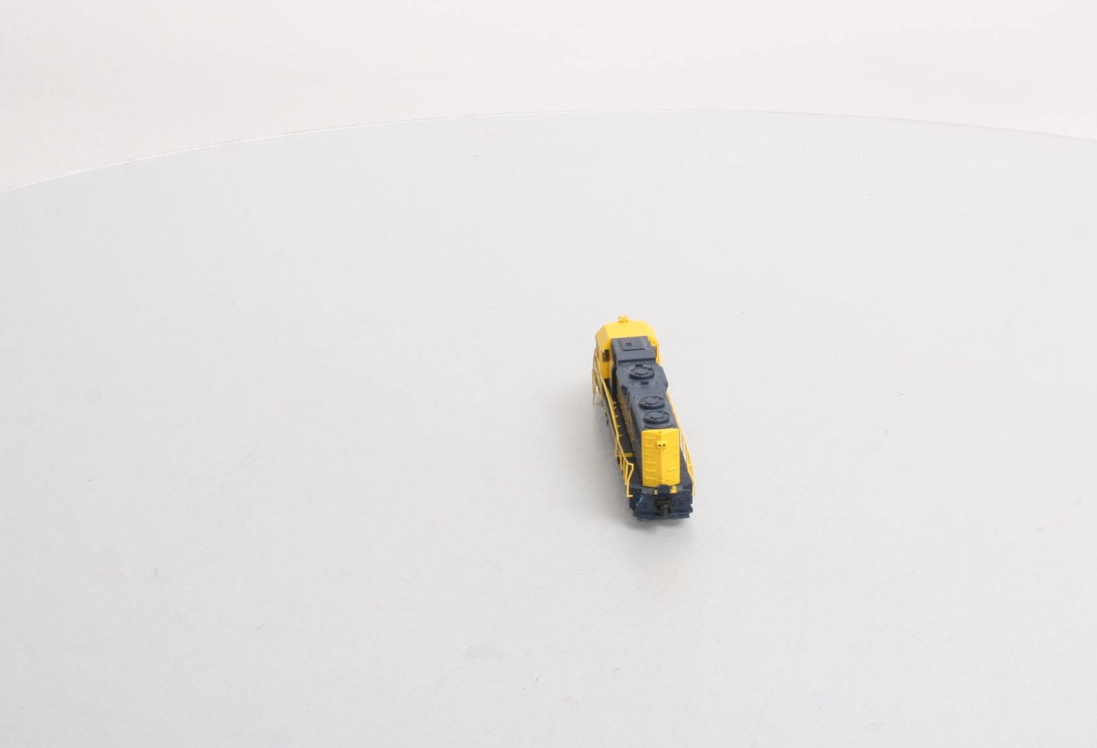 Atlas 49805 N Scale Santa Fe GP-38 Powered Diesel Locomotive LN/Box