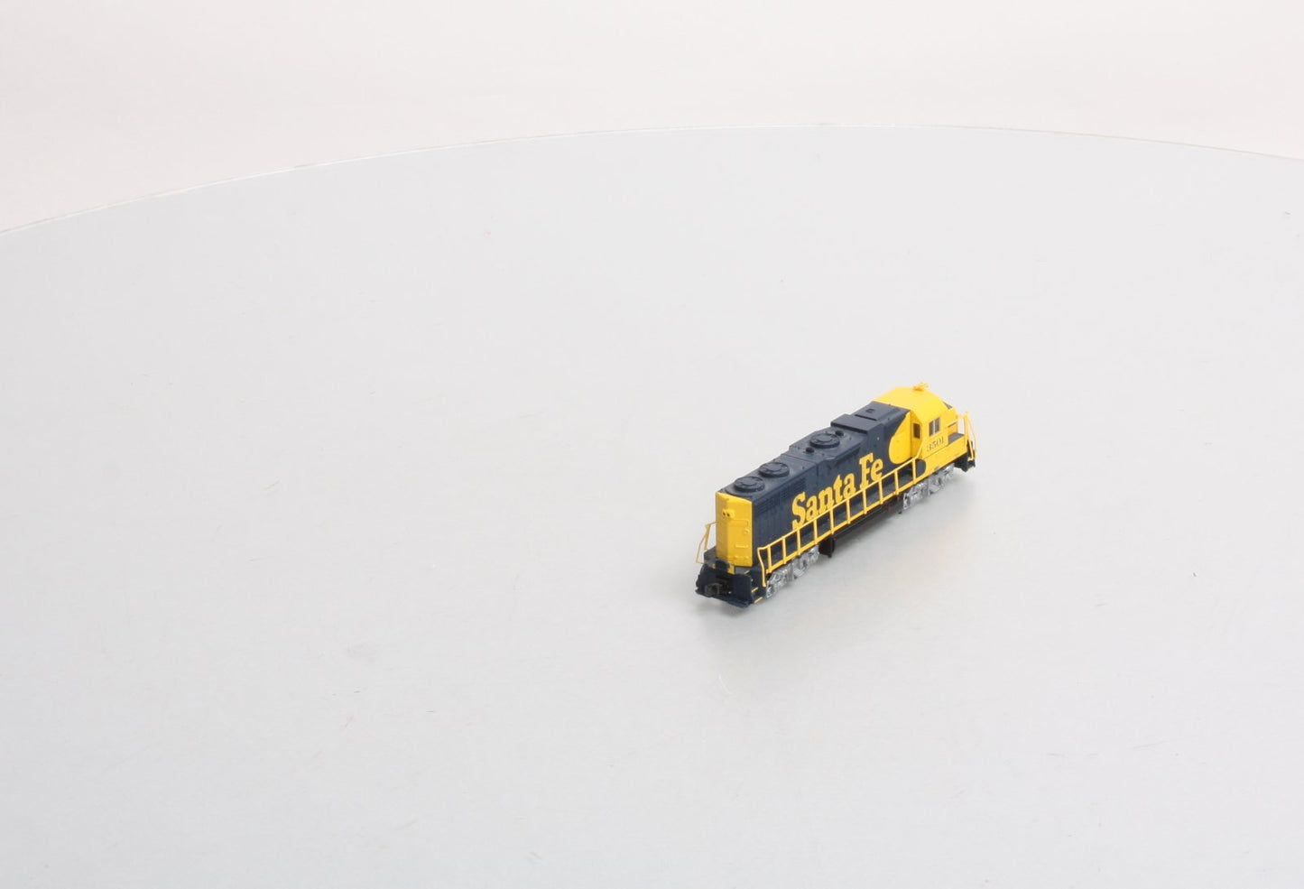 Atlas 49805 N Scale Santa Fe GP-38 Powered Diesel Locomotive LN/Box
