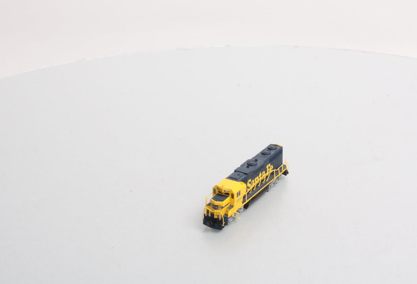 Atlas 49805 N Scale Santa Fe GP-38 Powered Diesel Locomotive LN/Box