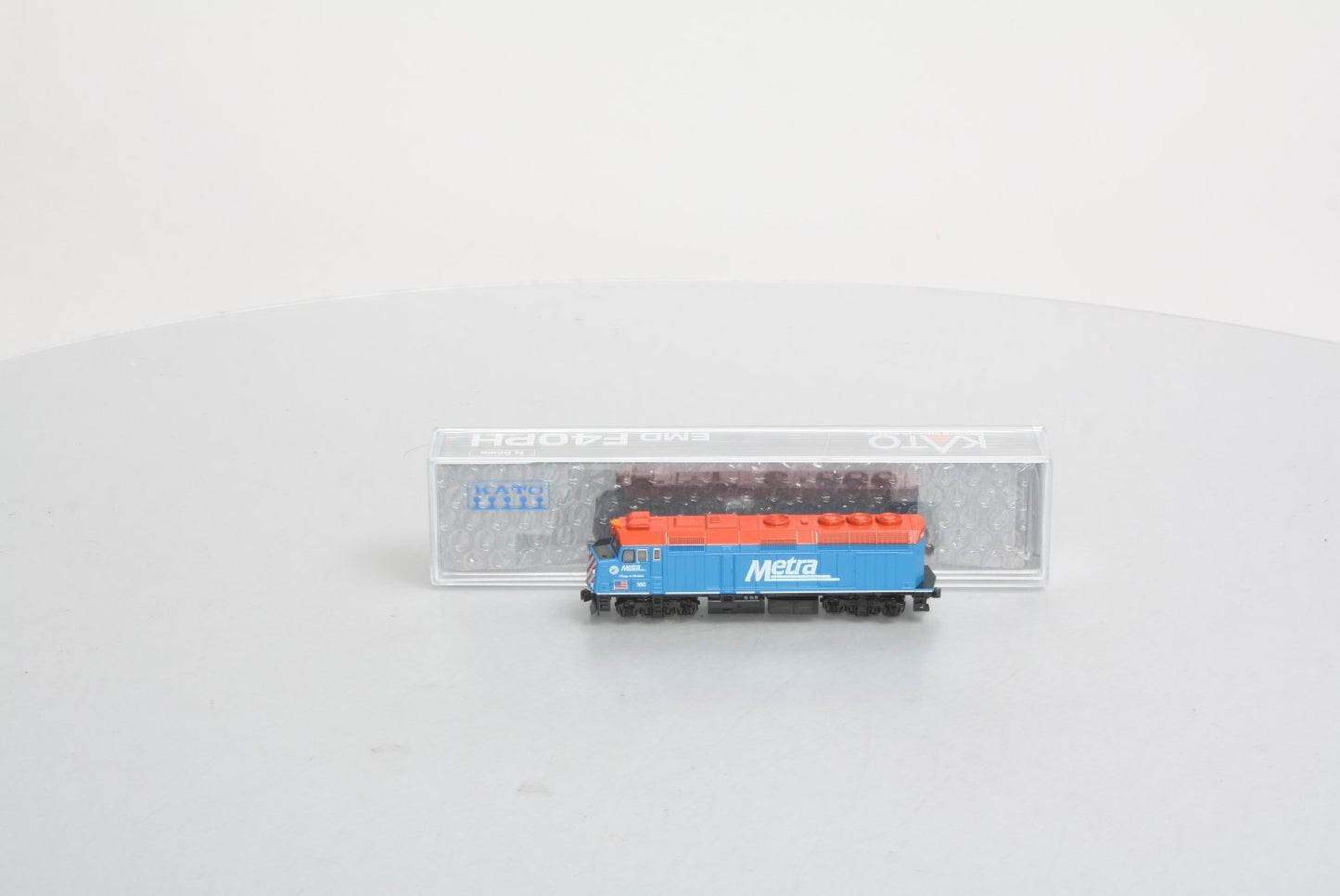 Kato 176-9102 N Chicago Metra F40PH Diesel Locomotive #160 LN/Box