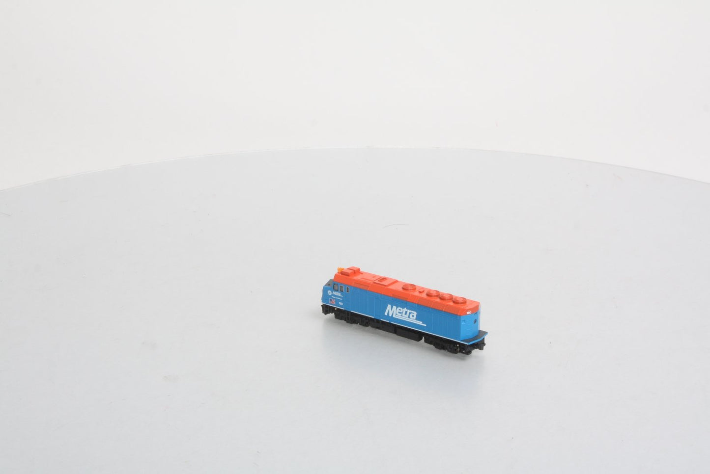 Kato 176-9102 N Chicago Metra F40PH Diesel Locomotive #160 LN/Box