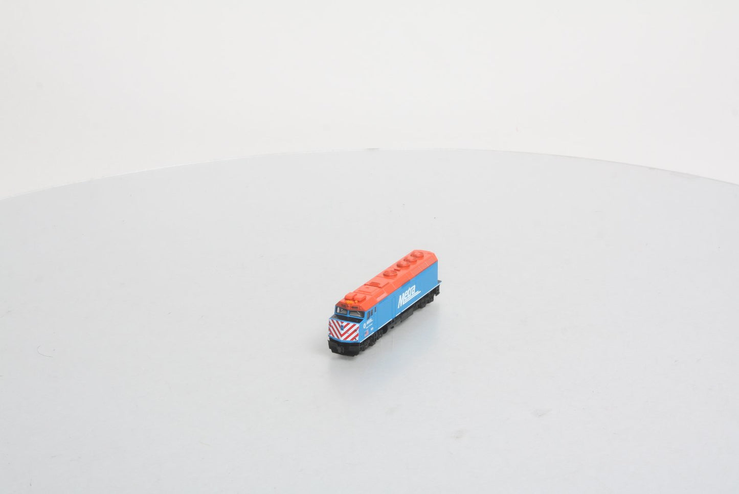 Kato 176-9102 N Chicago Metra F40PH Diesel Locomotive #160 LN/Box