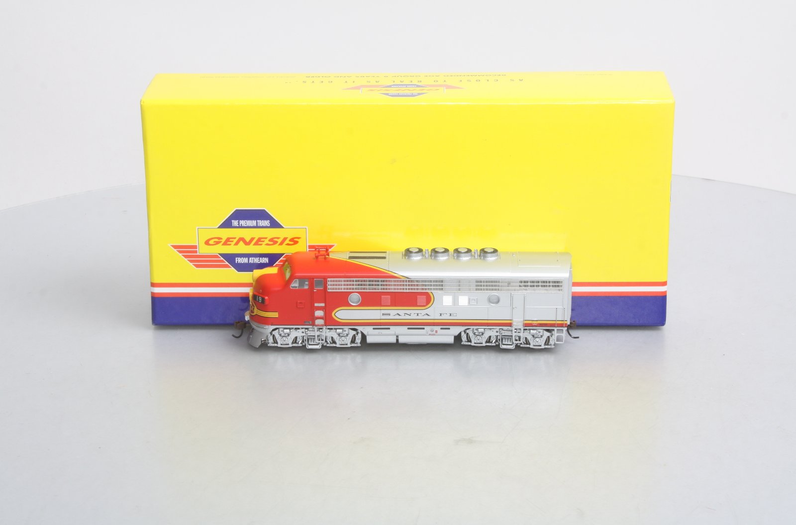 Athearn G2007 HO Scale Santa Fe F3A Diesel Locomotive #19L LN/Box