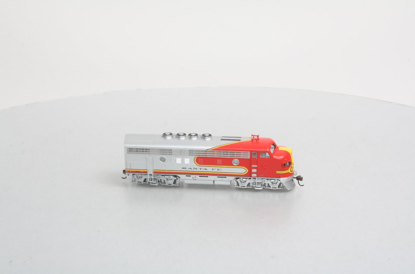 Athearn G2007 HO Scale Santa Fe F3A Diesel Locomotive #19L LN/Box
