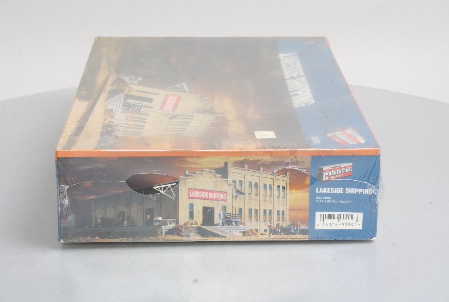Walthers 933-3084 HO Lakeside Shipping Building Kit