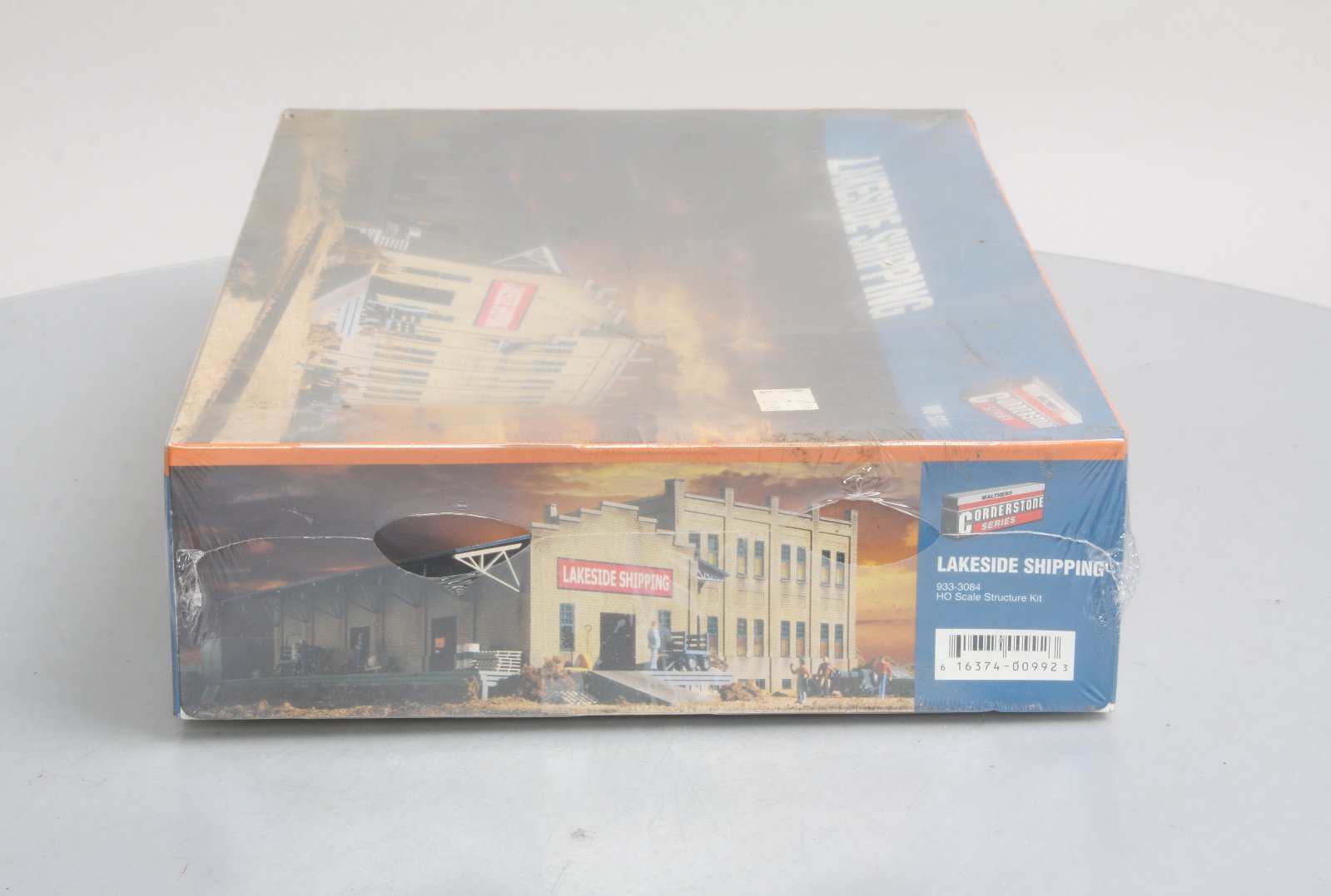 Walthers 933-3084 HO Lakeside Shipping Building Kit – Trainz