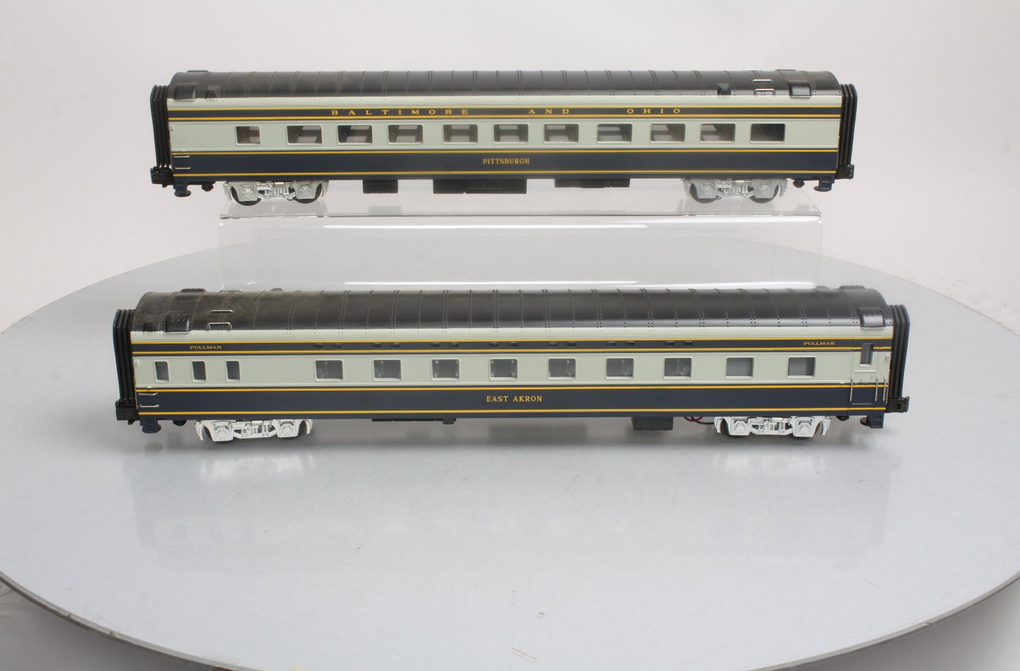 MTH 20-6665 O B&O 70' Streamlined Sleeper/Diner Passenger Car Set (Set of 2) LN/Box