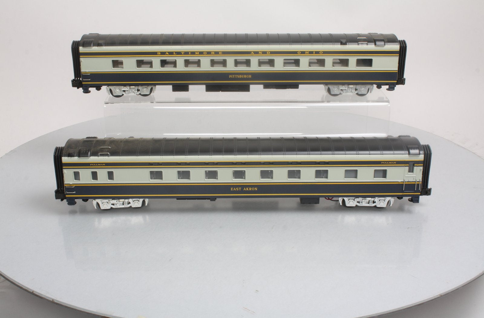 MTH 20-6665 O B&O 70' Streamlined Sleeper/Diner Passenger Car Set (Set of 2) LN/Box