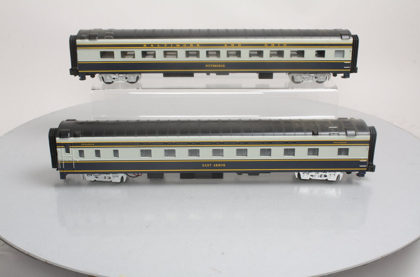MTH 20-6665 O B&O 70' Streamlined Sleeper/Diner Passenger Car Set (Set of 2) LN/Box