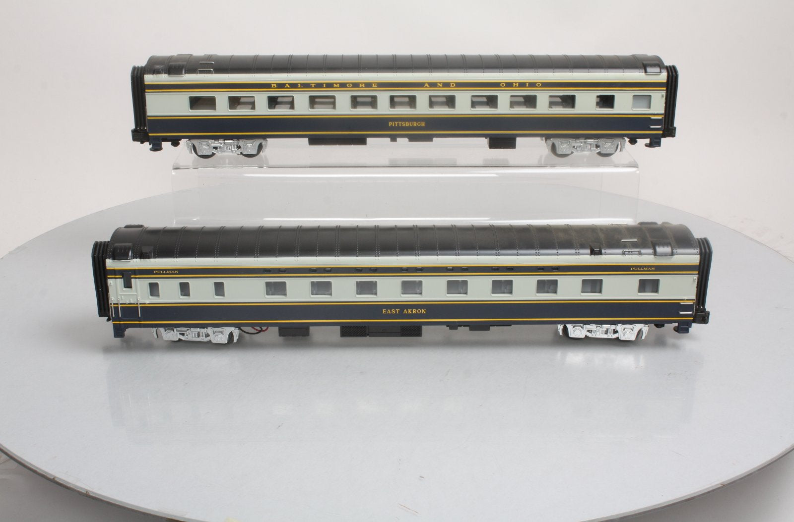MTH 20-6665 O B&O 70' Streamlined Sleeper/Diner Passenger Car Set (Set of 2) LN/Box