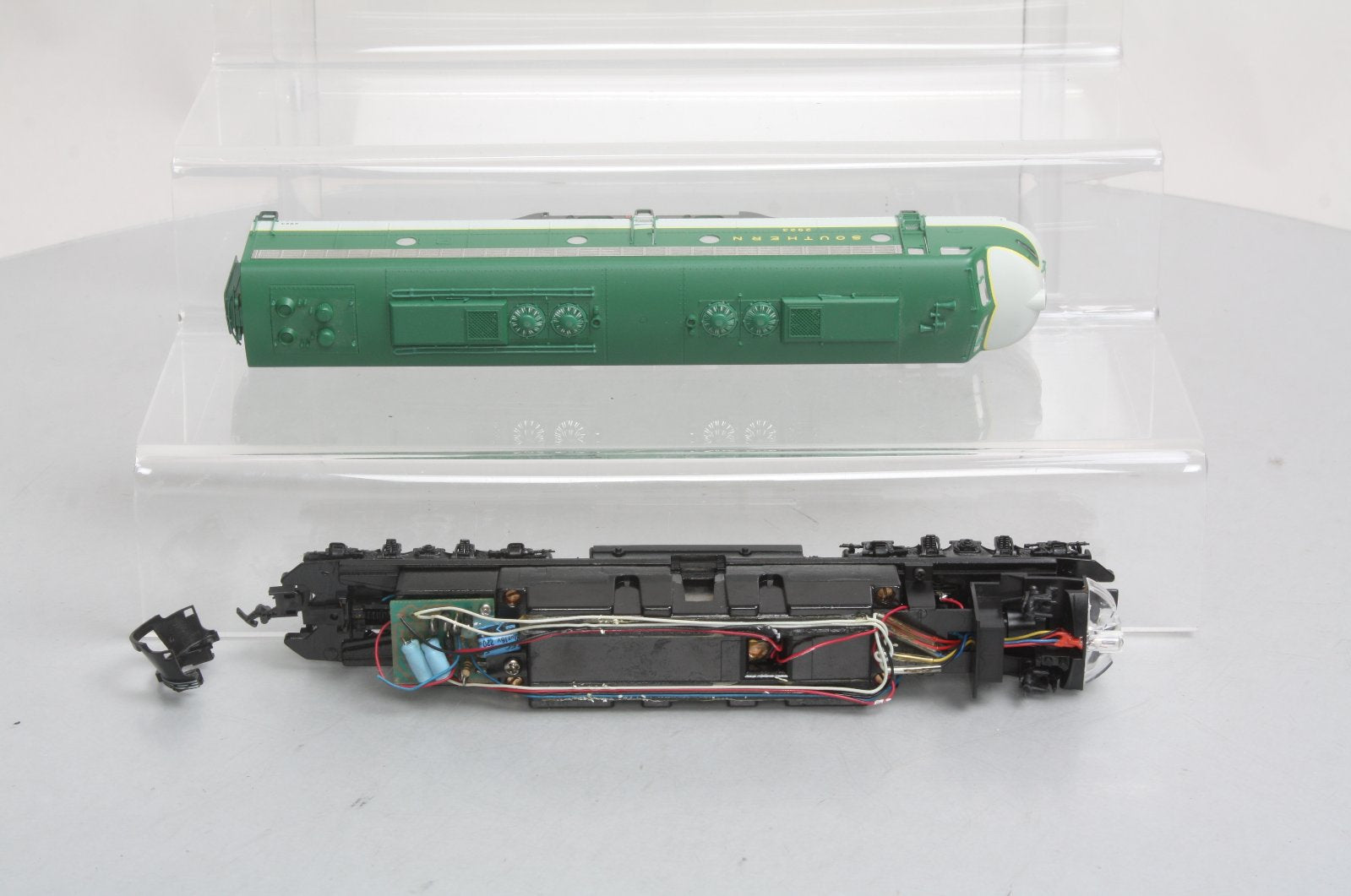 Proto 2000 8716 HO Southern E8/9 Diesel Locomotive #2923 LN/Box