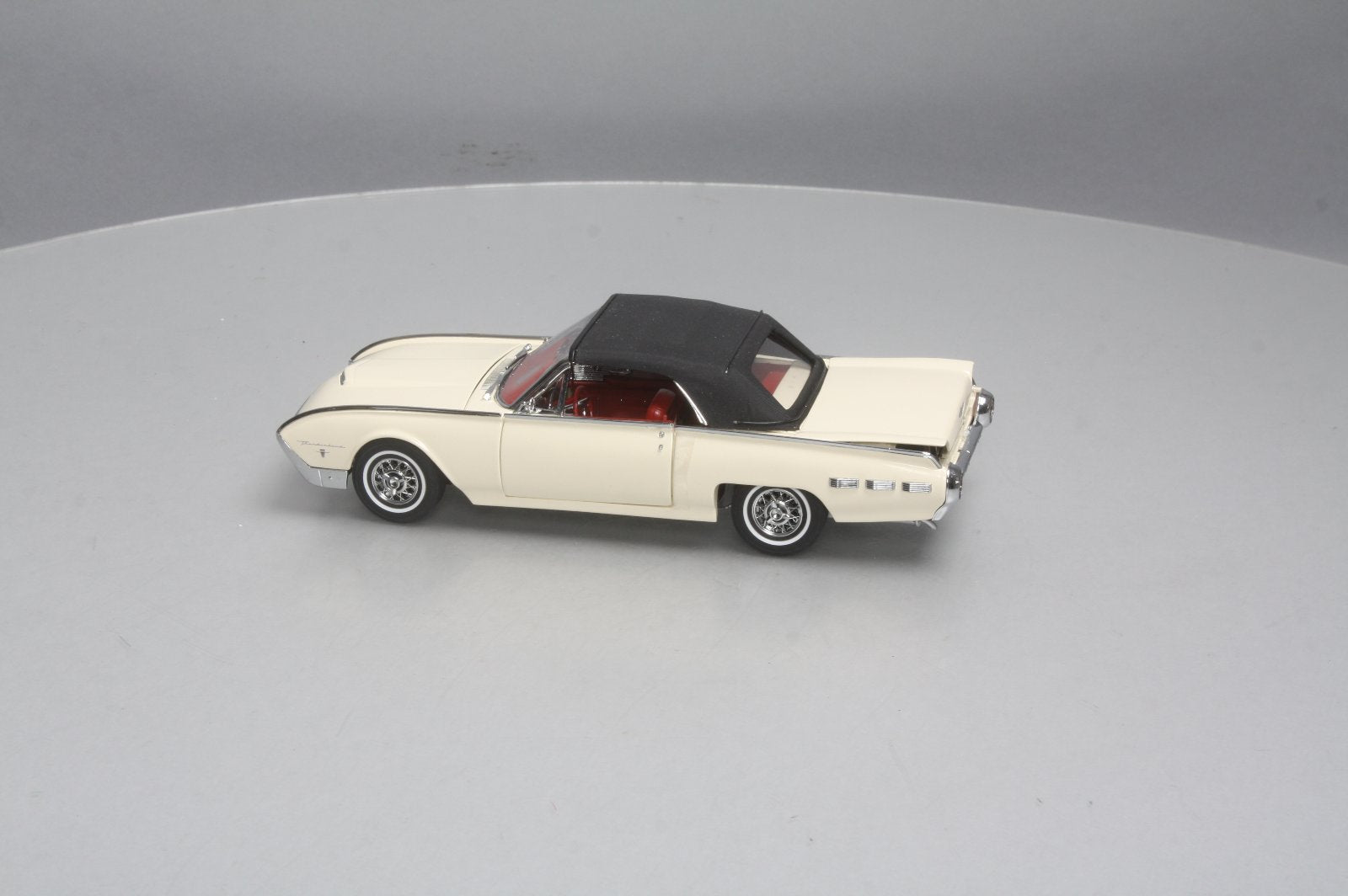 Danbury Mint 1962 1:24 1962 Ford Thunderbird LN/Box