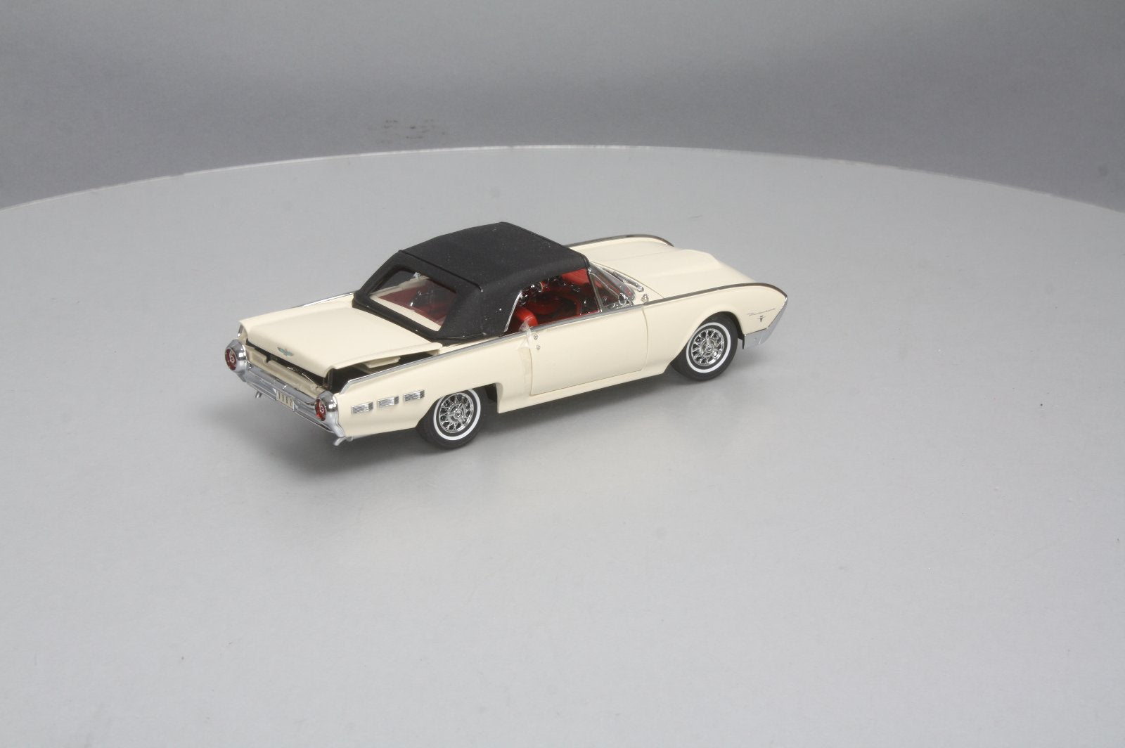 Danbury Mint 1962 1:24 1962 Ford Thunderbird LN/Box
