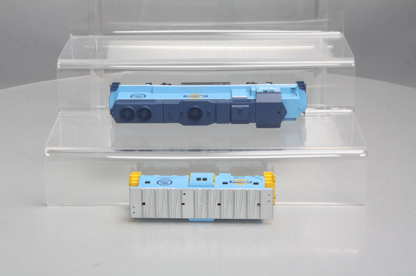 Athearn 2212 HO GP38-2 Diesel Locomotive & Caboose Special Edition Kit