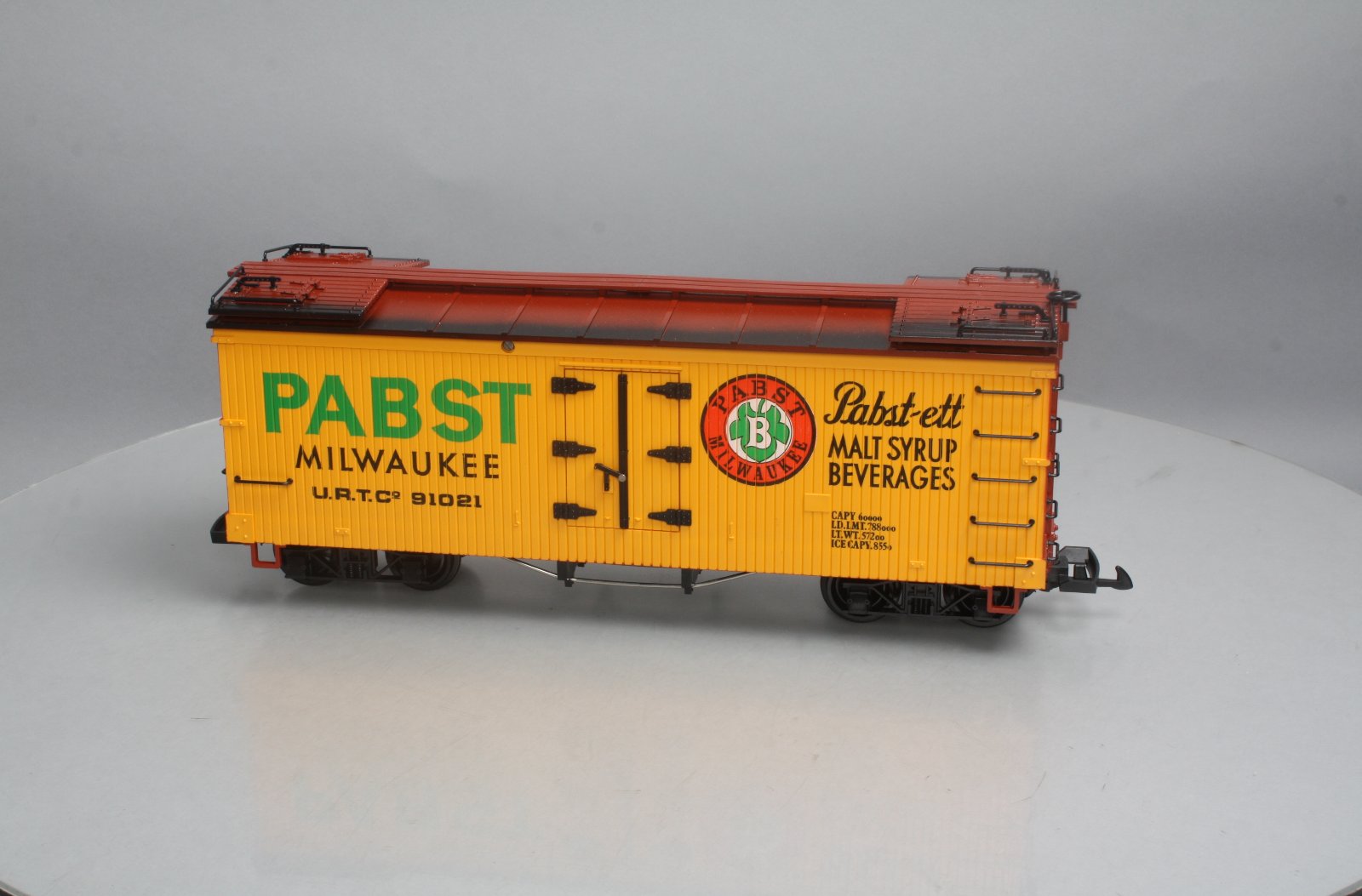 LGB 4074 G Scale Pabst Milwaukee Reefer #91021 – Trainz
