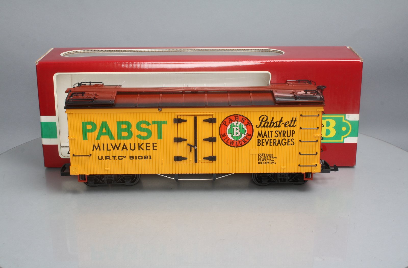 LGB 4074 G Scale Pabst Milwaukee Reefer #91021