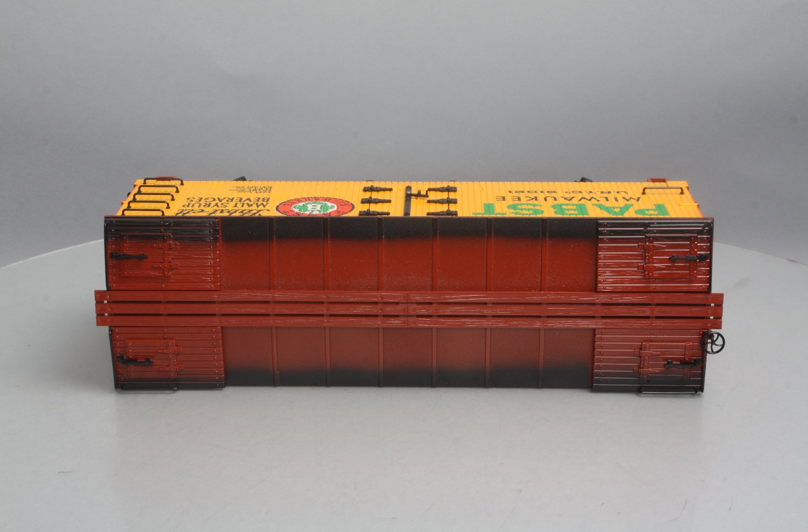 LGB 4074 G Scale Pabst Milwaukee Reefer #91021