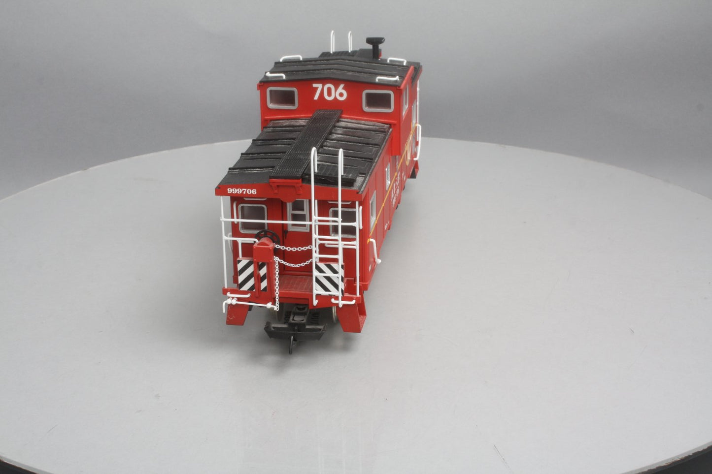 USA Trains R12101 G Santa Fe Extended Vision Caboose #999706 - Metal Wheels