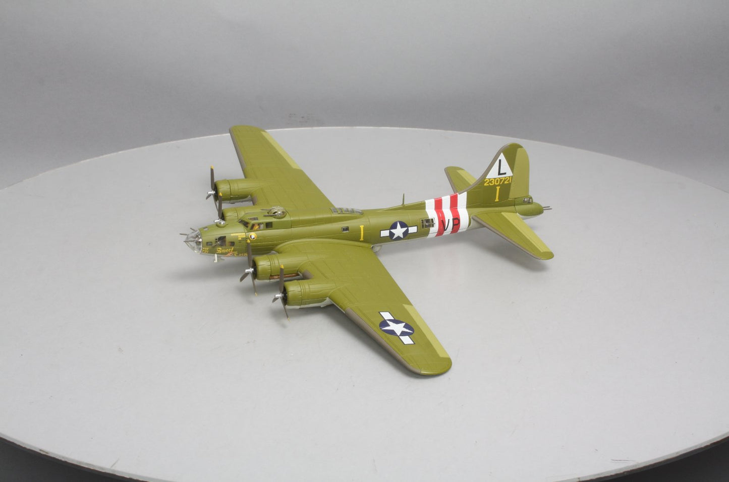 Corgi AA33302 1:72 Scale Boeing B-17F Die-Cast Replica