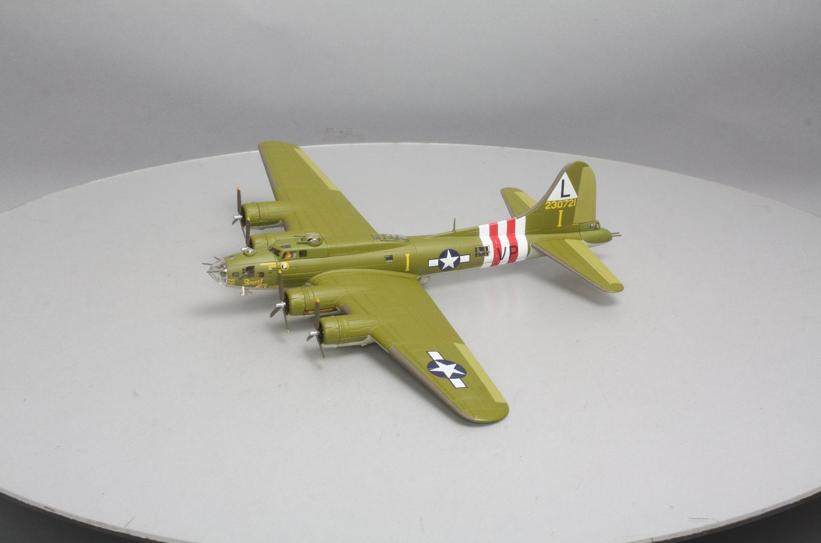 Corgi AA33302 1:72 Scale Boeing B-17F Die-Cast Replica