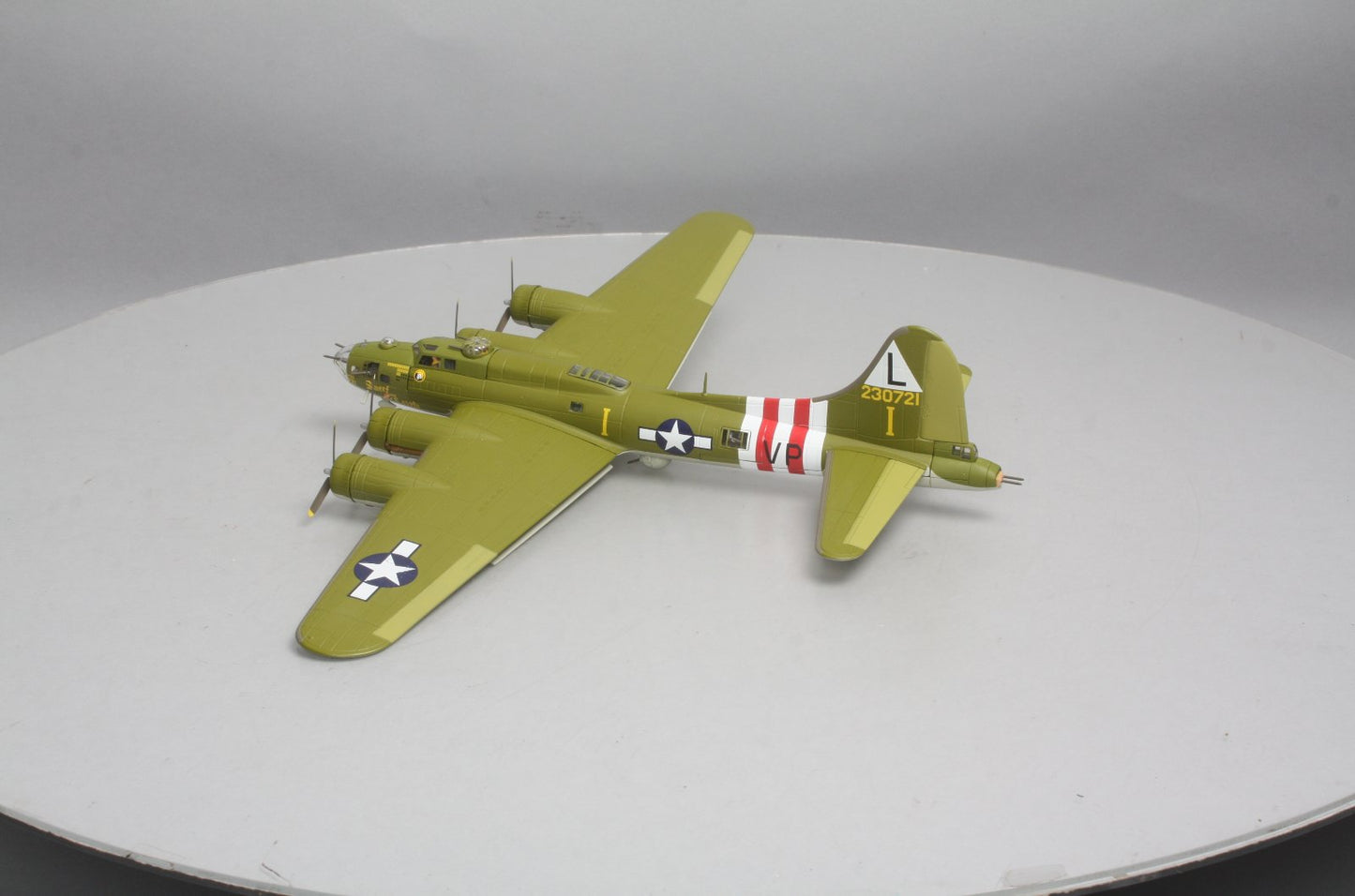 Corgi AA33302 1:72 Scale Boeing B-17F Die-Cast Replica